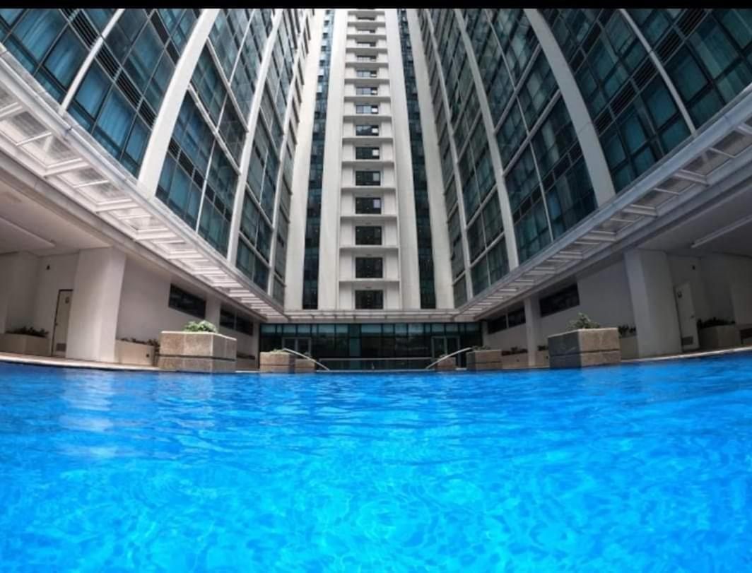 One Uptown Opposite Of Grandhyatt Hotel Manila Taguig City חדר תמונה